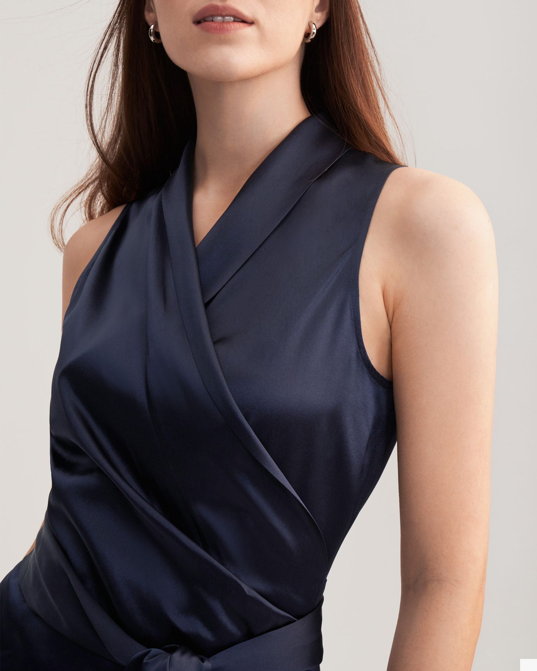 Kvinnors Elegant Silke Wrap-blus