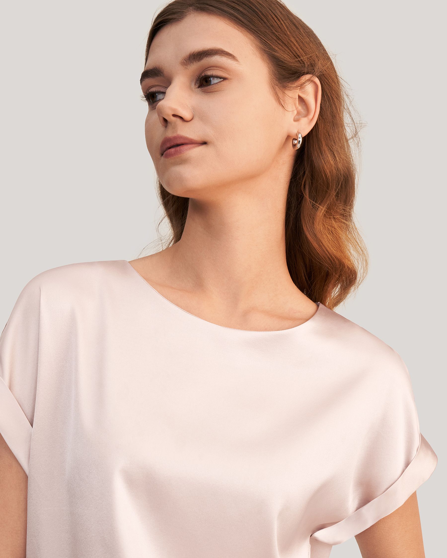 Short Sleeves Round Neck  Silk T Shirt