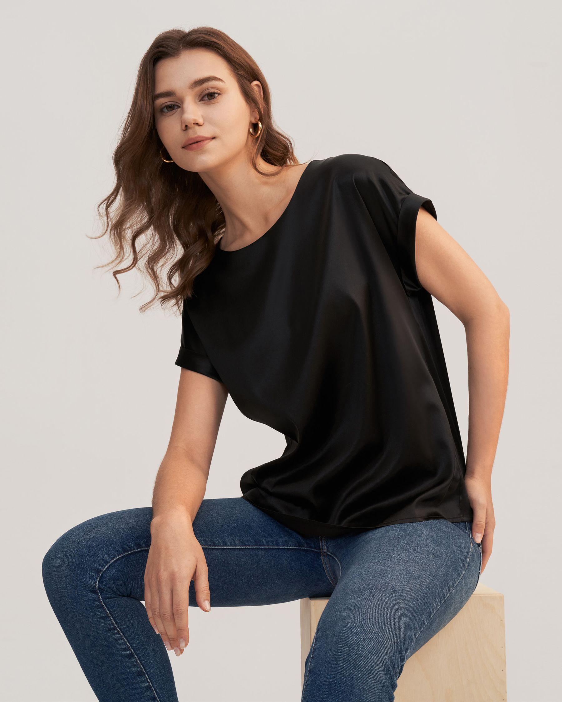 Short Sleeves Round Neck Silk Tee