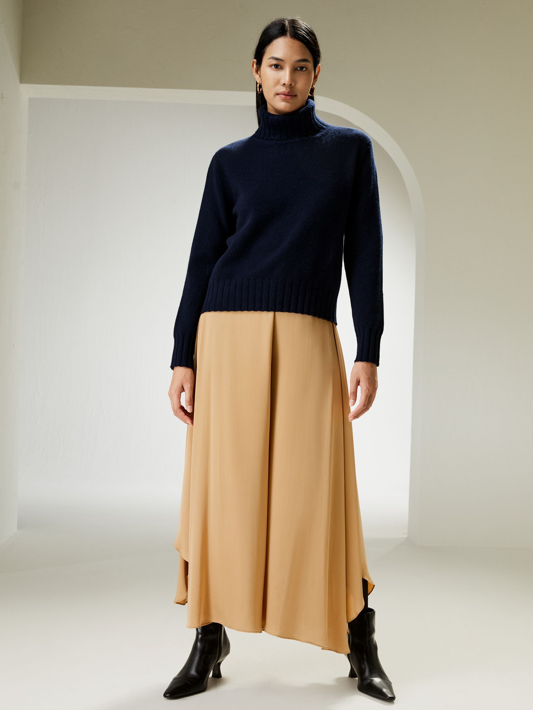 Turtleneck Sweater with Rib Hemline