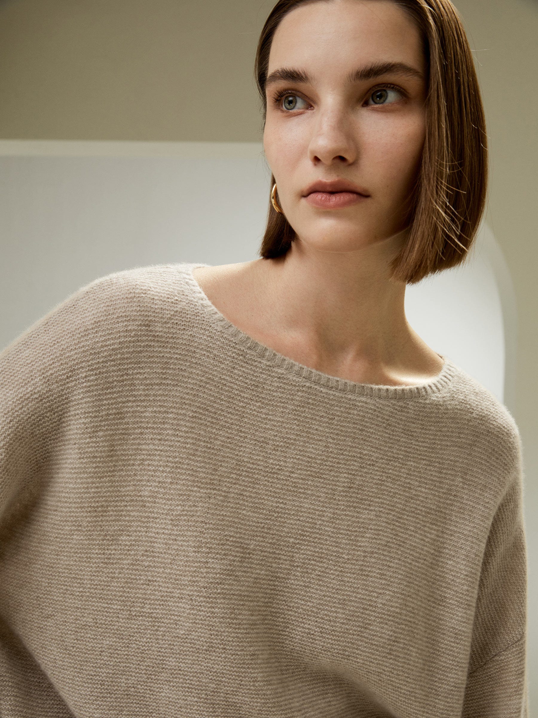 Sweat-shirt en mélange de soie et cachemire à épaules tombantes avec coupe décontractée