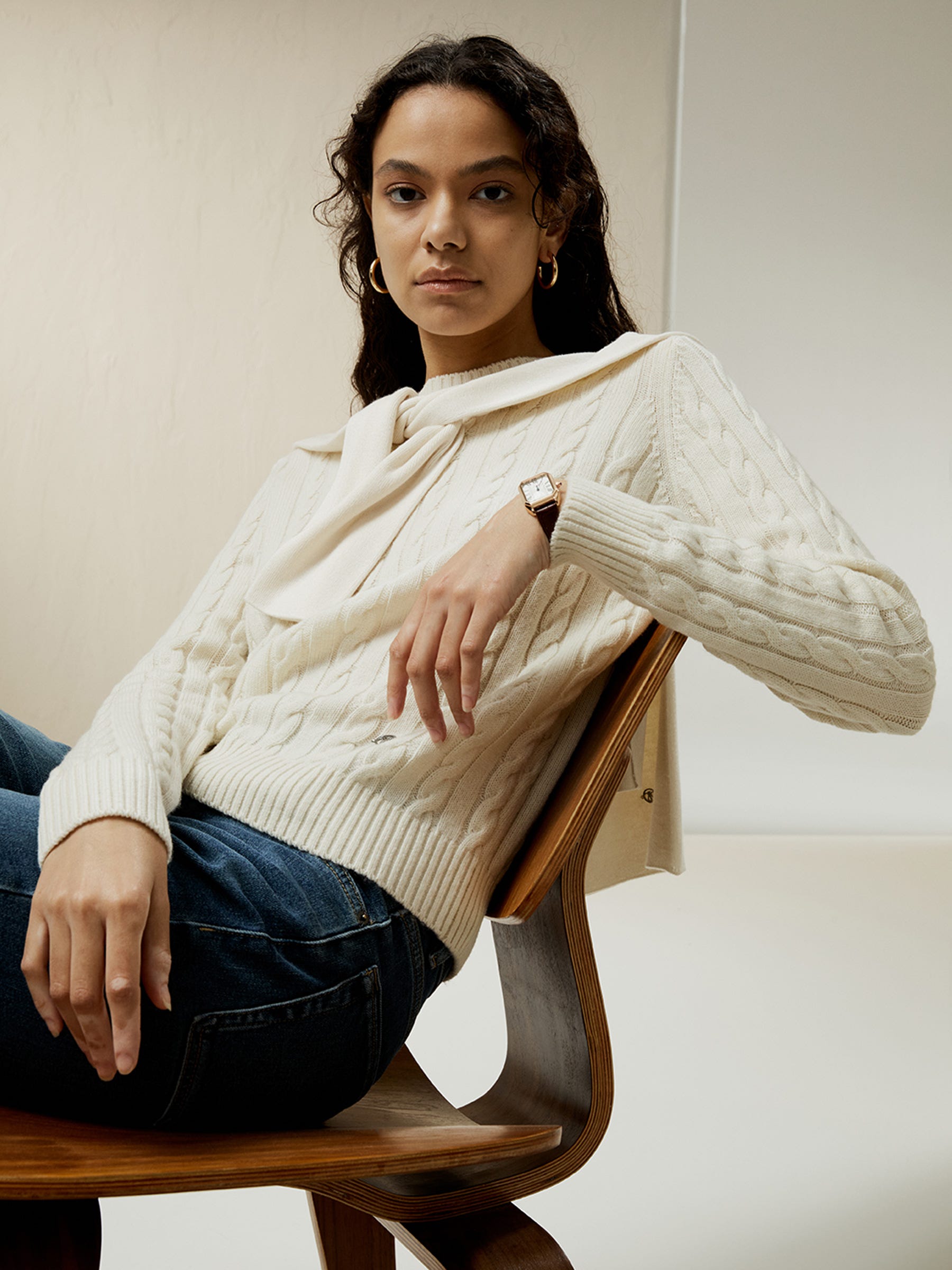 Classic Cable Knit Sweater with Ribbed Edges