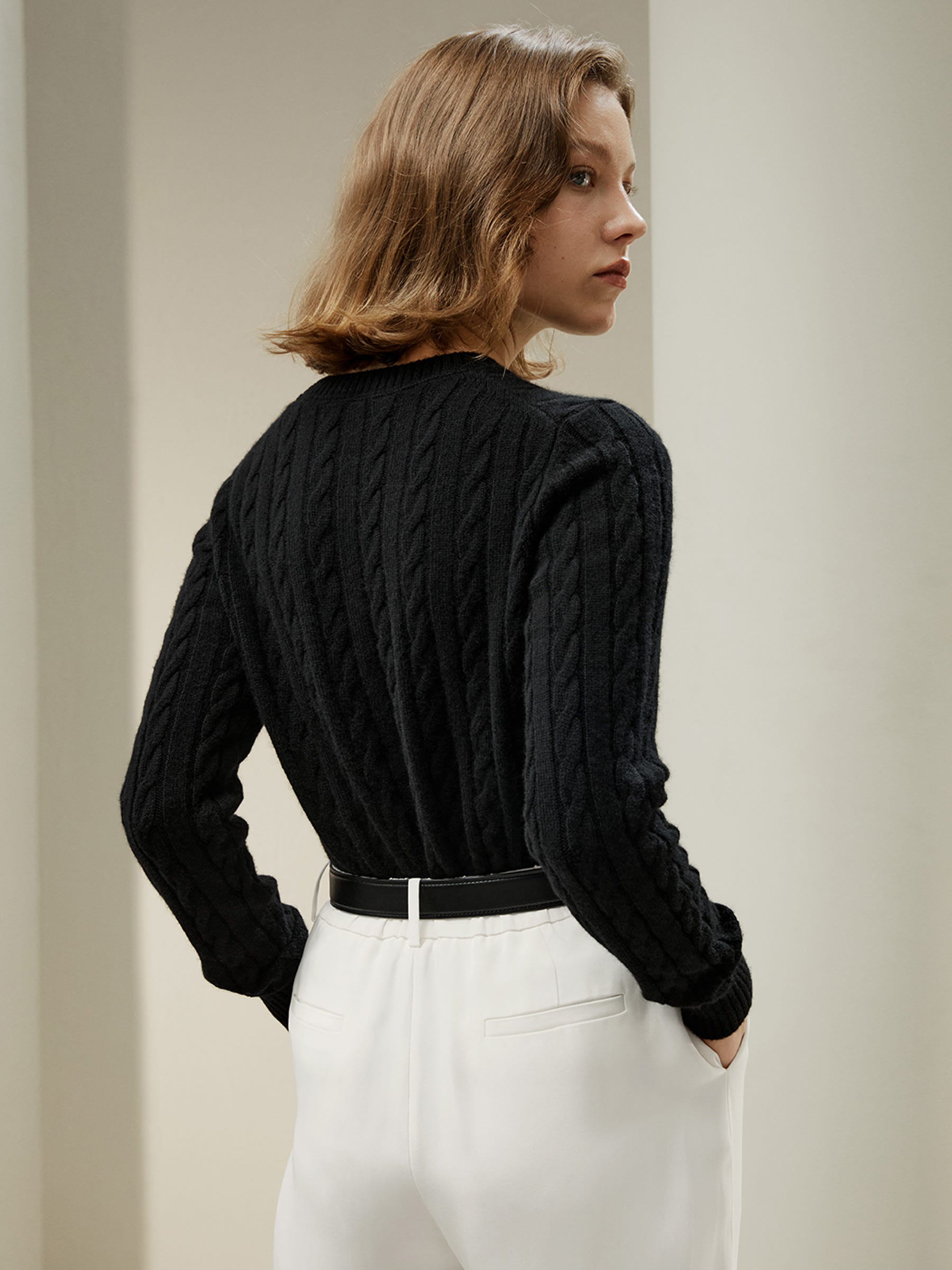 Classic Cable Knit Sweater with Ribbed Edges