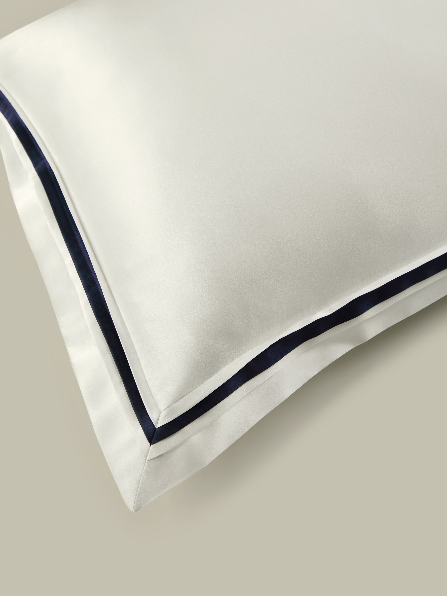 Silk Border Pleats Pillowcase