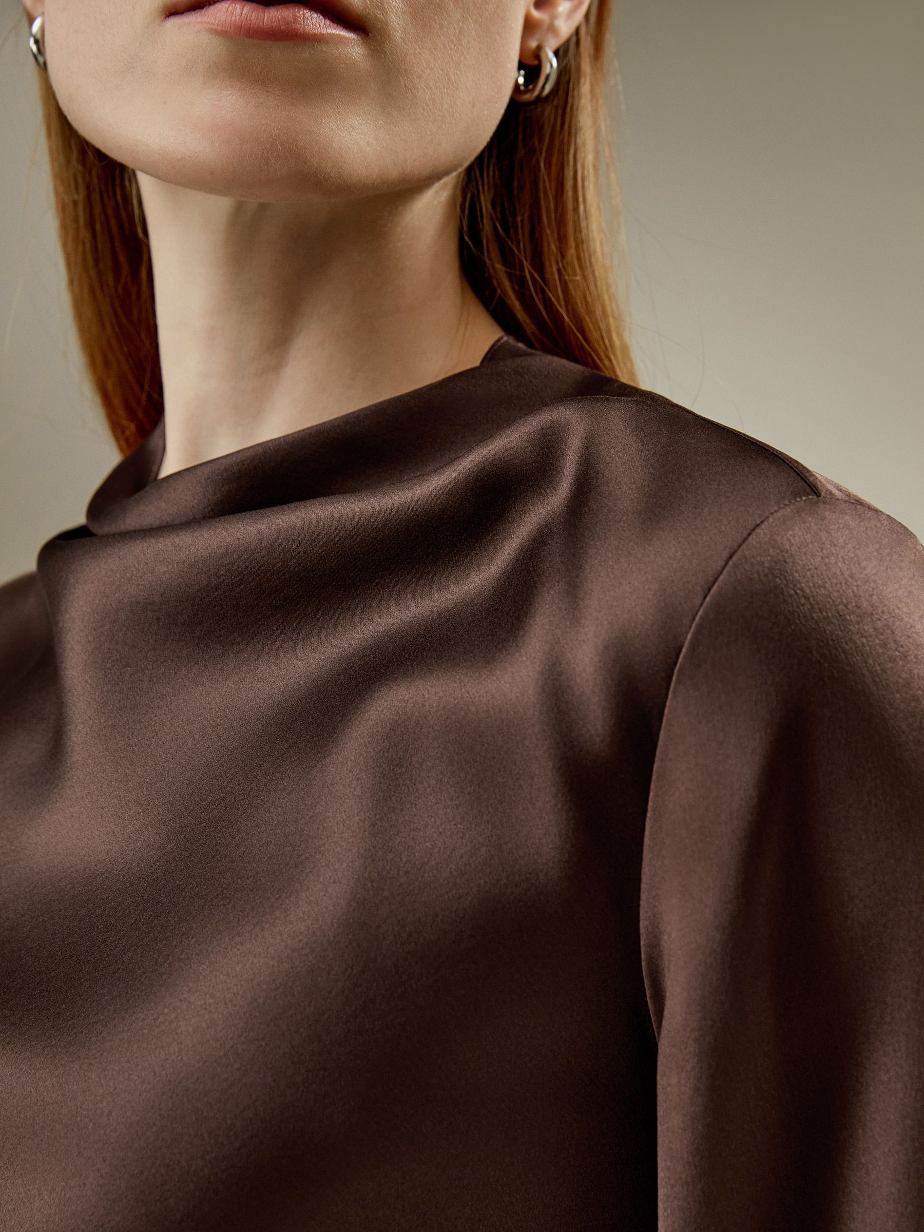 Bell sleeves minimalist silk top