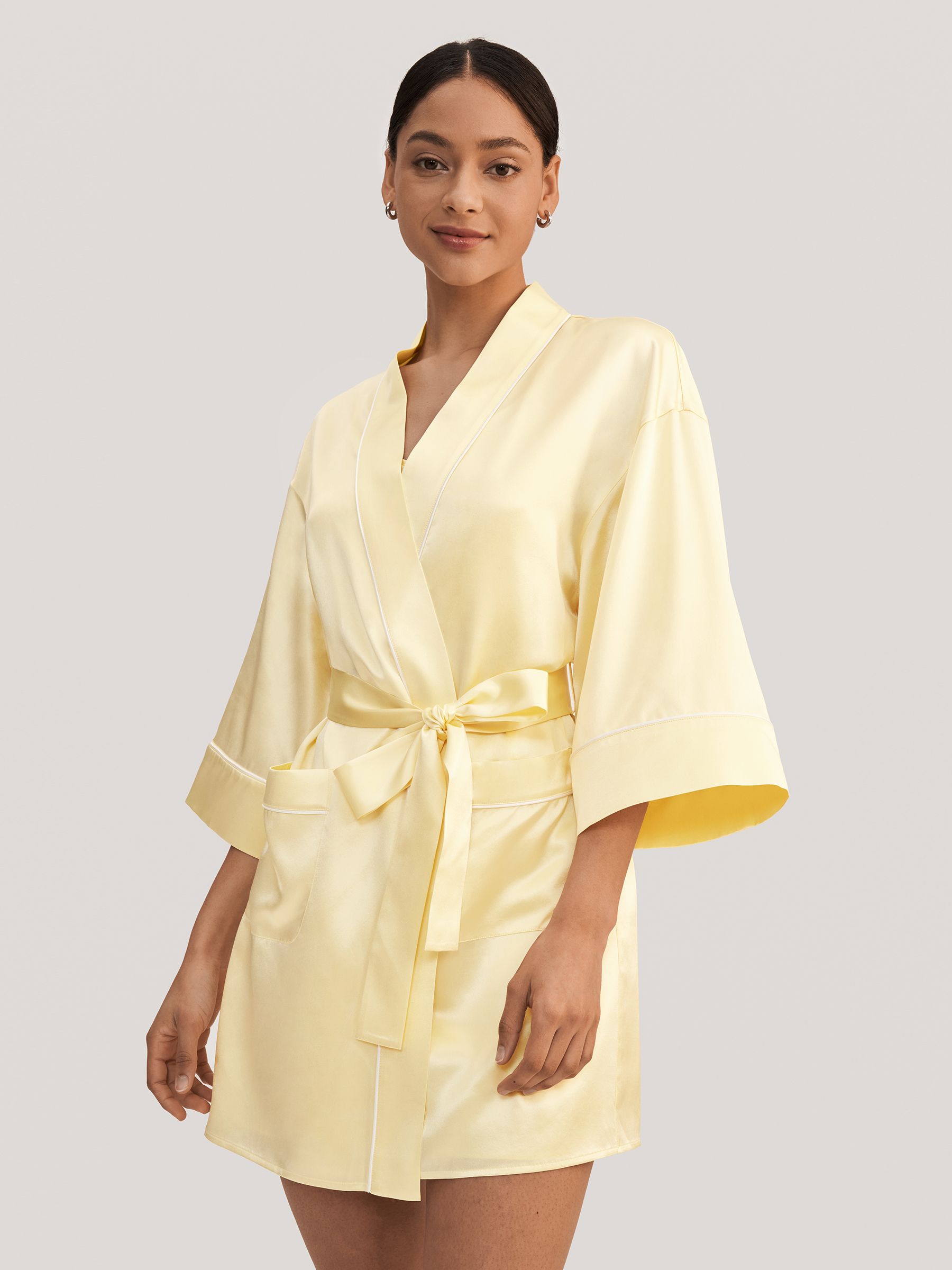 Bata kimono de satén de seda Golden Cocoon