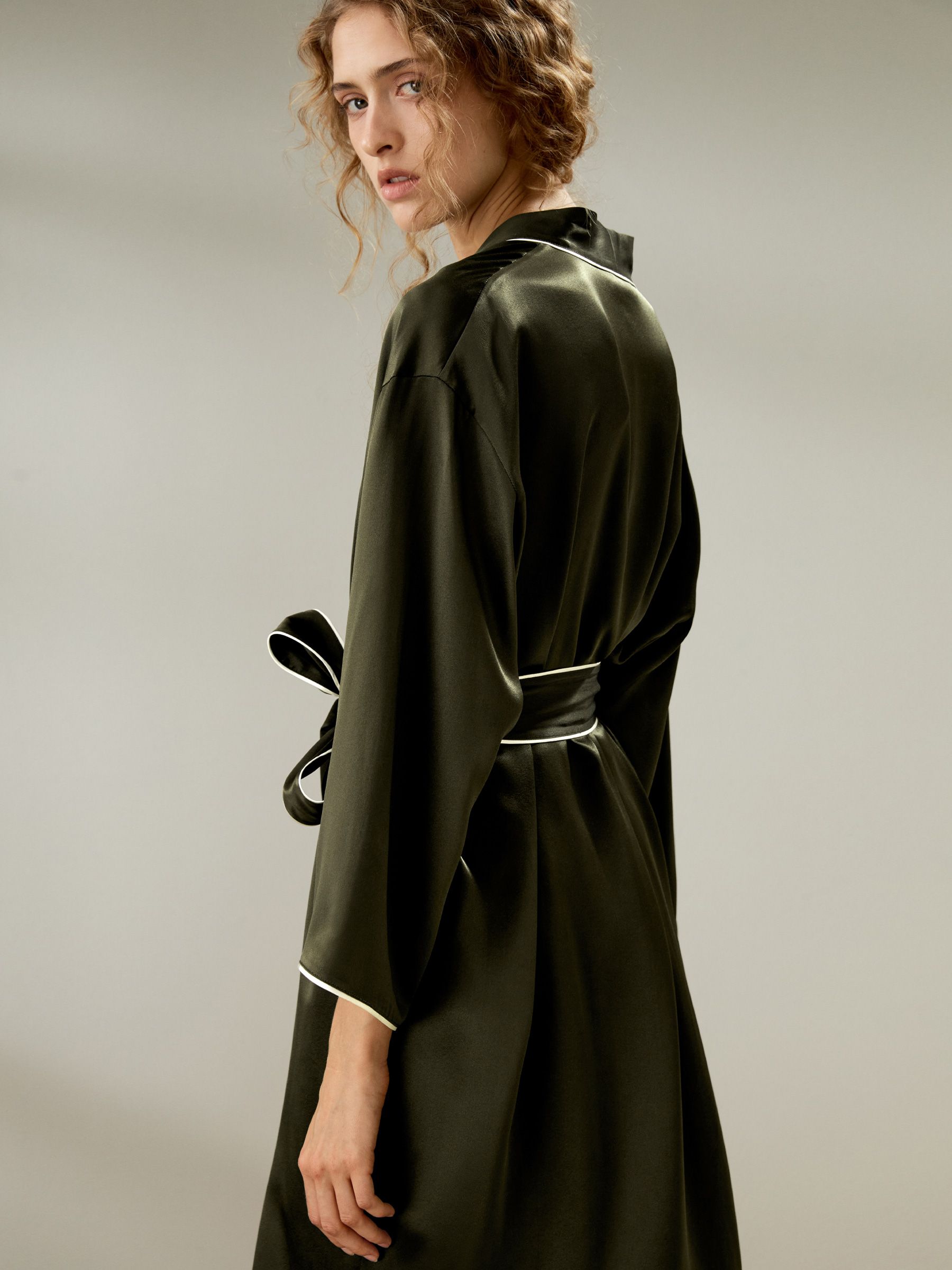 Contrast Piping Long Sleeves Night Robe