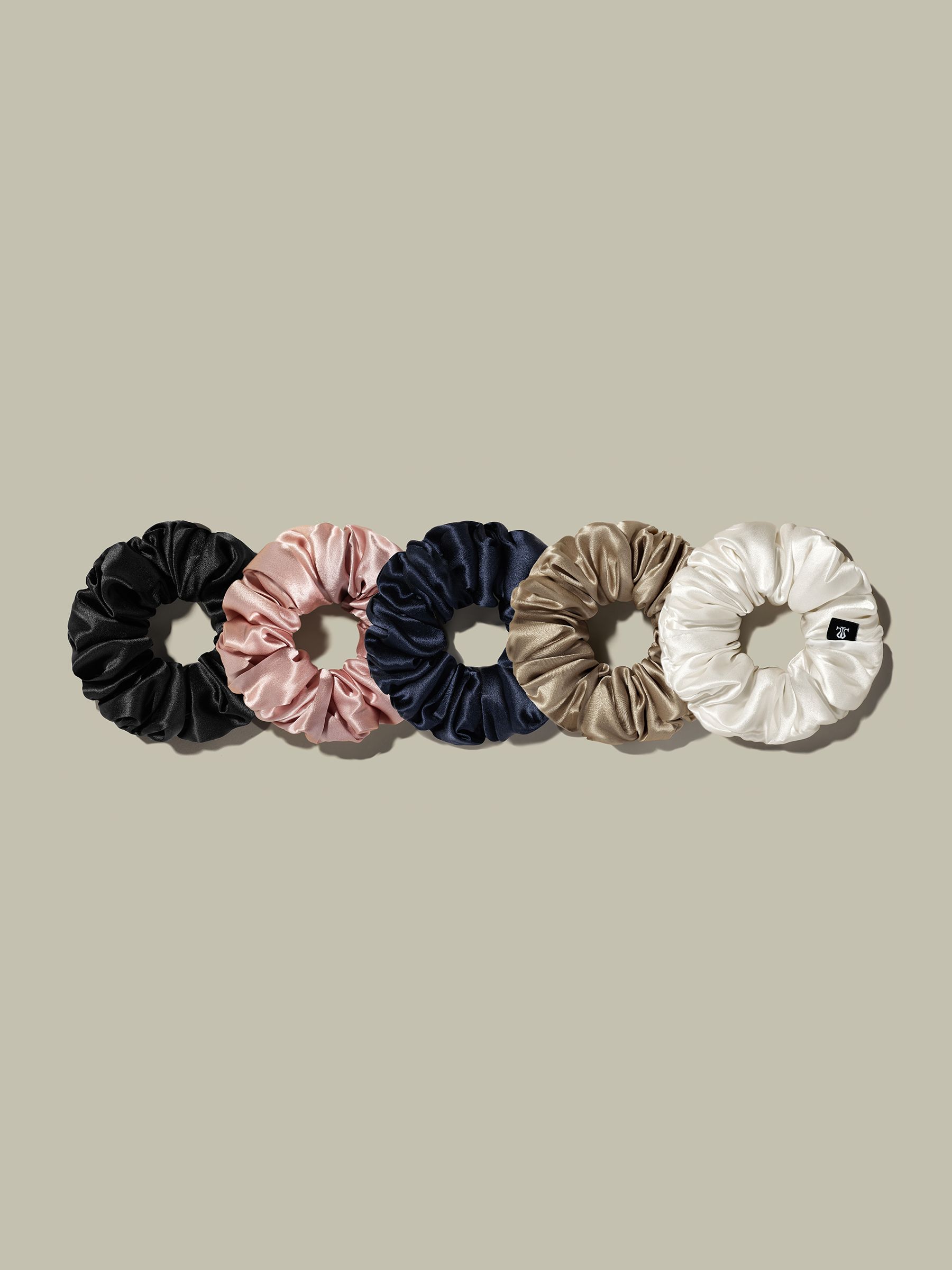 Blød silke medium scrunchie