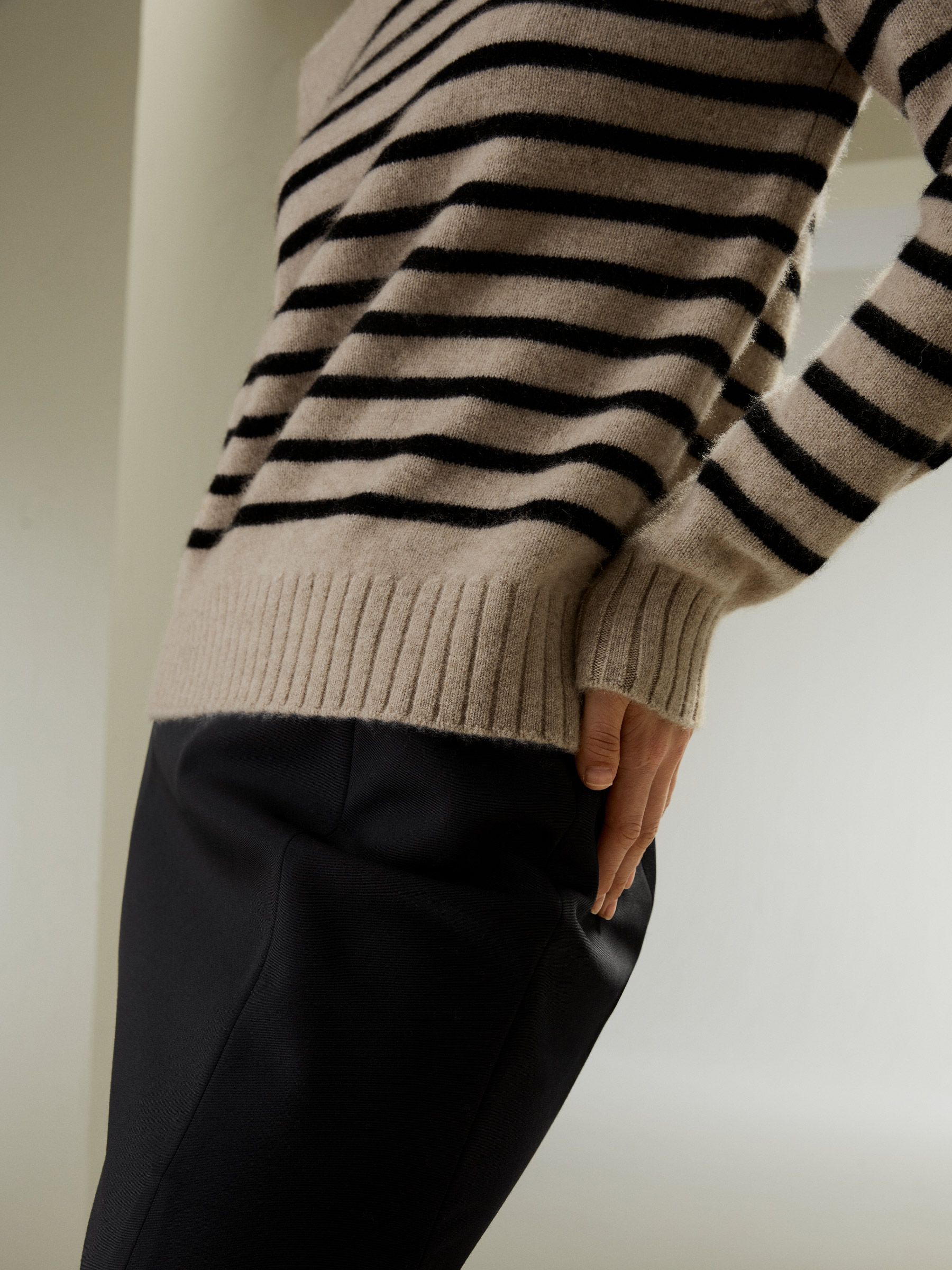 Stripe Round Collar Cashmere Sweater