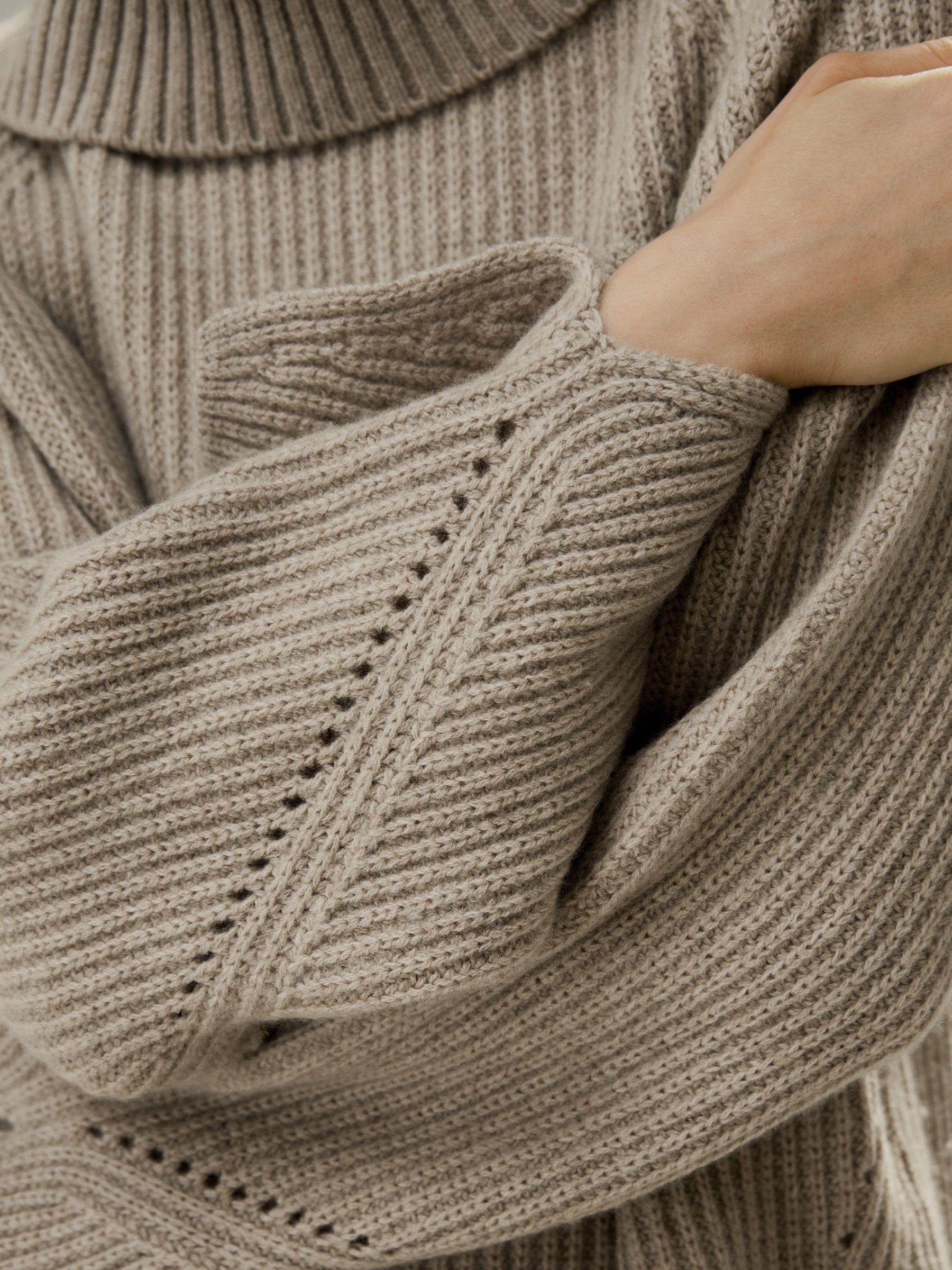 【메리지히님 착용】Oversized Merino Wool Sweater with Slit Sleeve