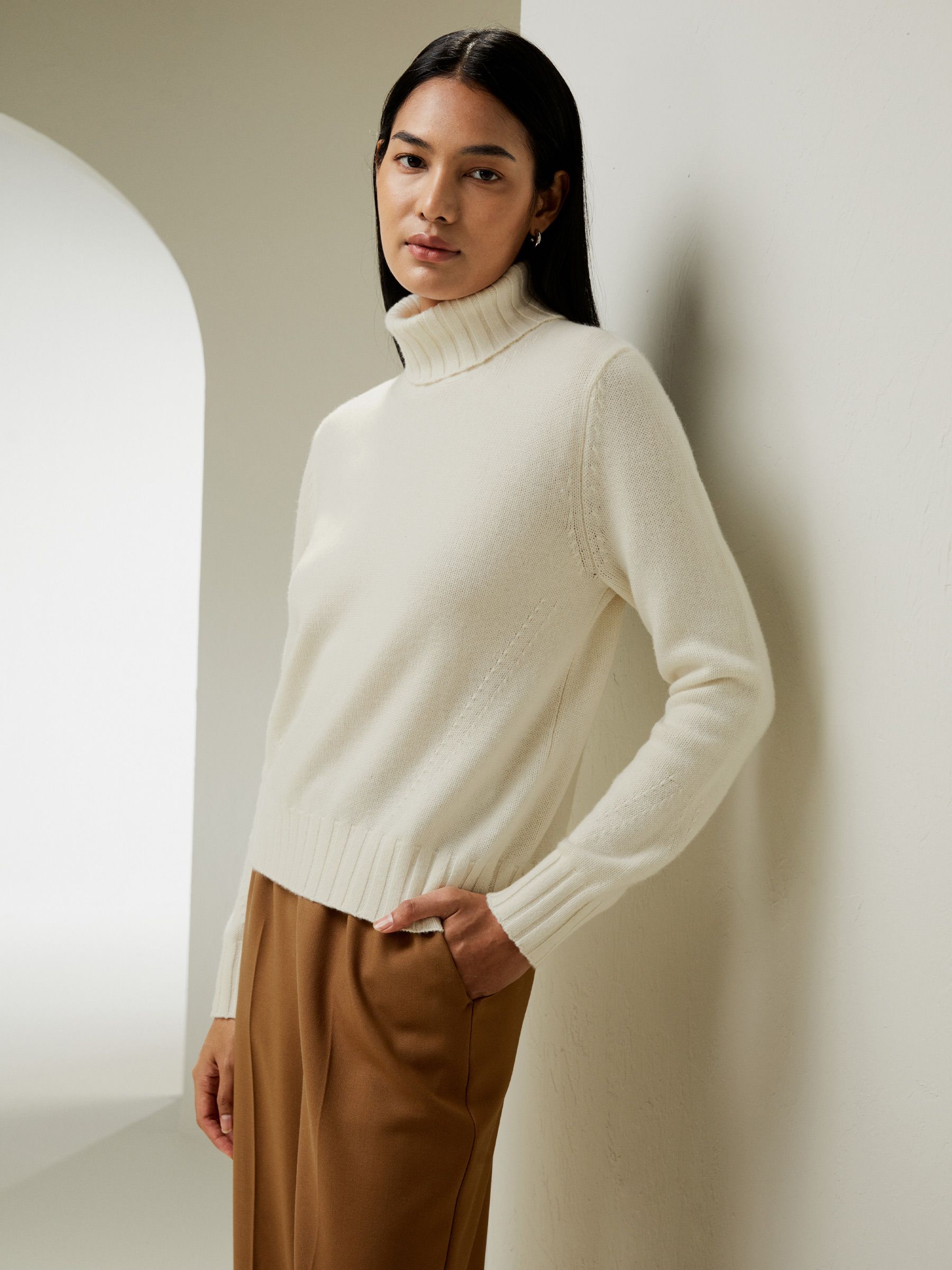 Turtleneck Sweater with Rib Hemline