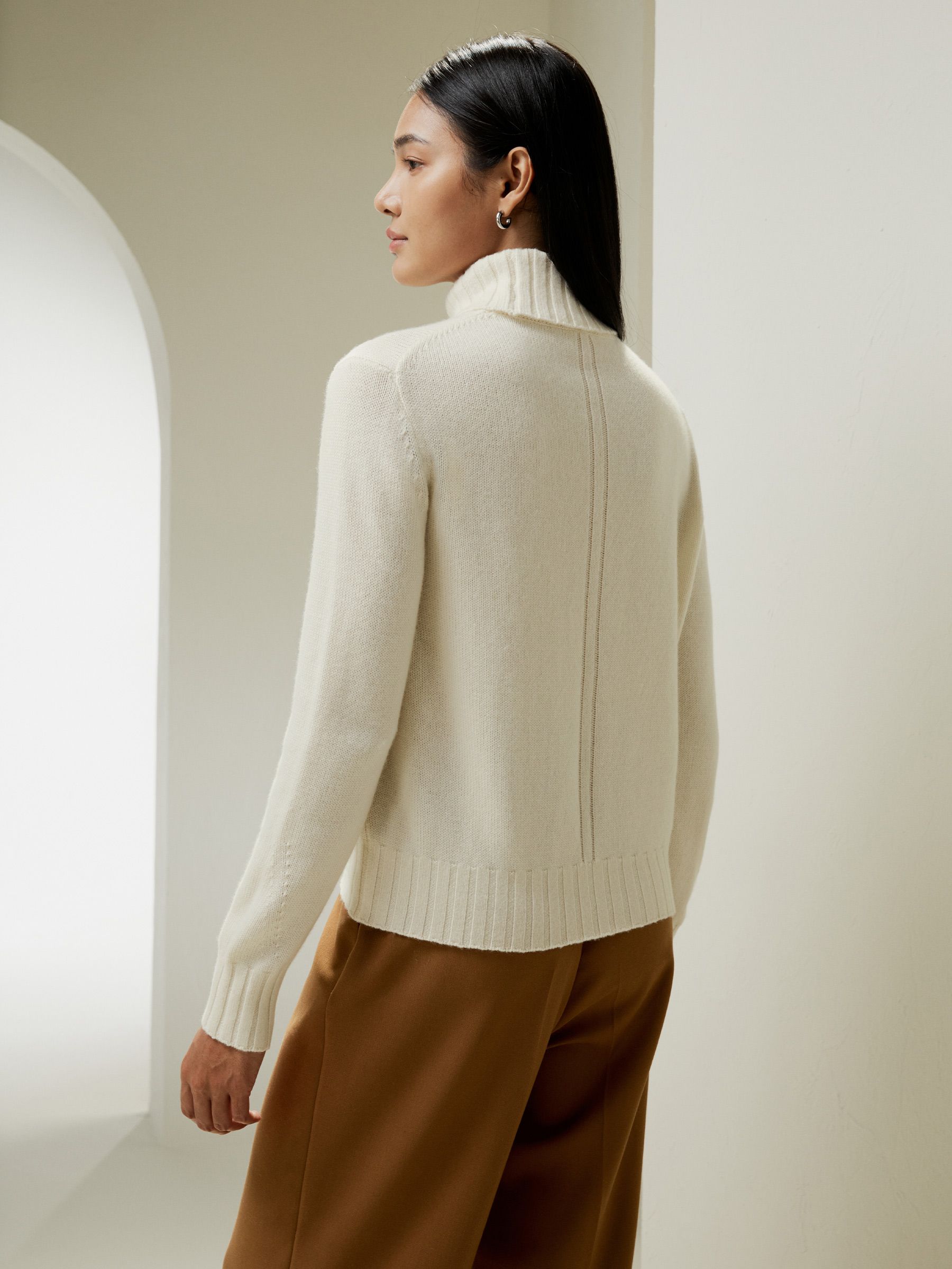 Turtleneck Sweater with Rib Hemline