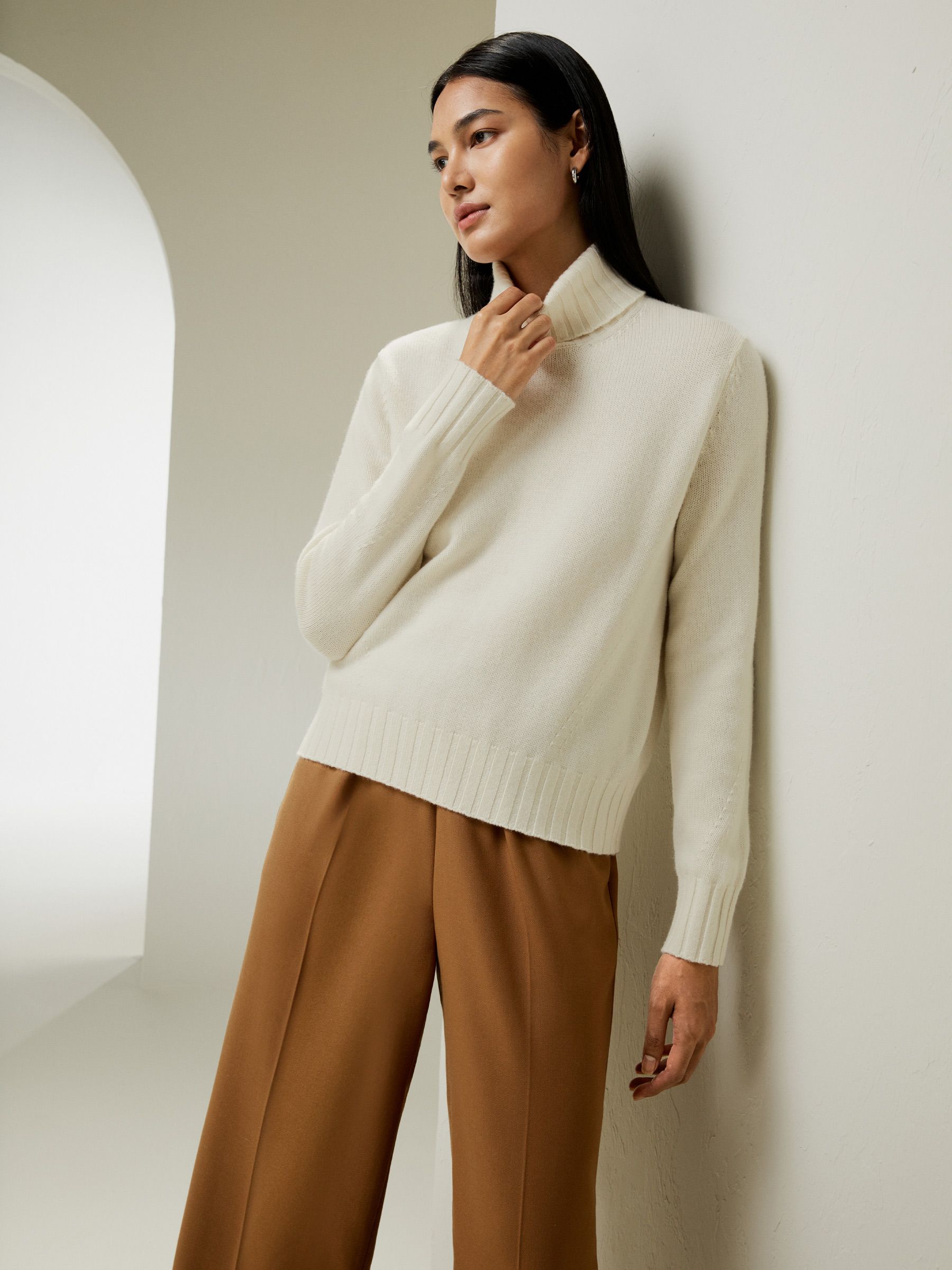 Turtleneck Sweater with Rib Hemline