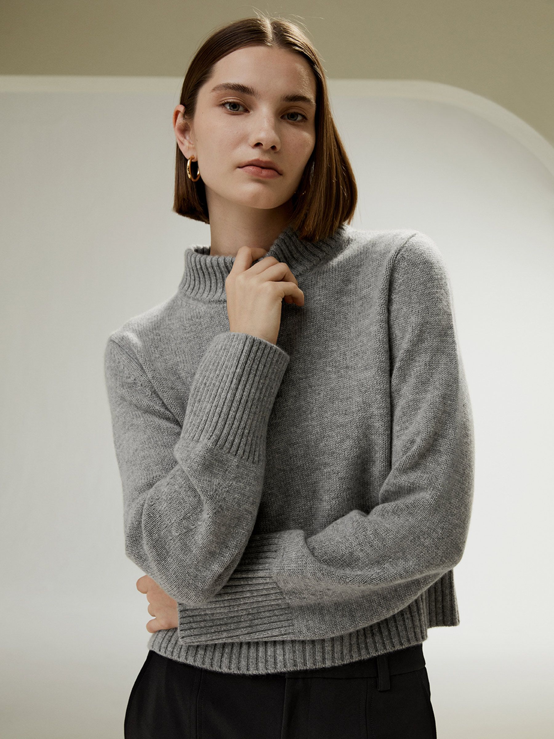 Ribbed Collar and Hemline Wool Cashmere Sweater