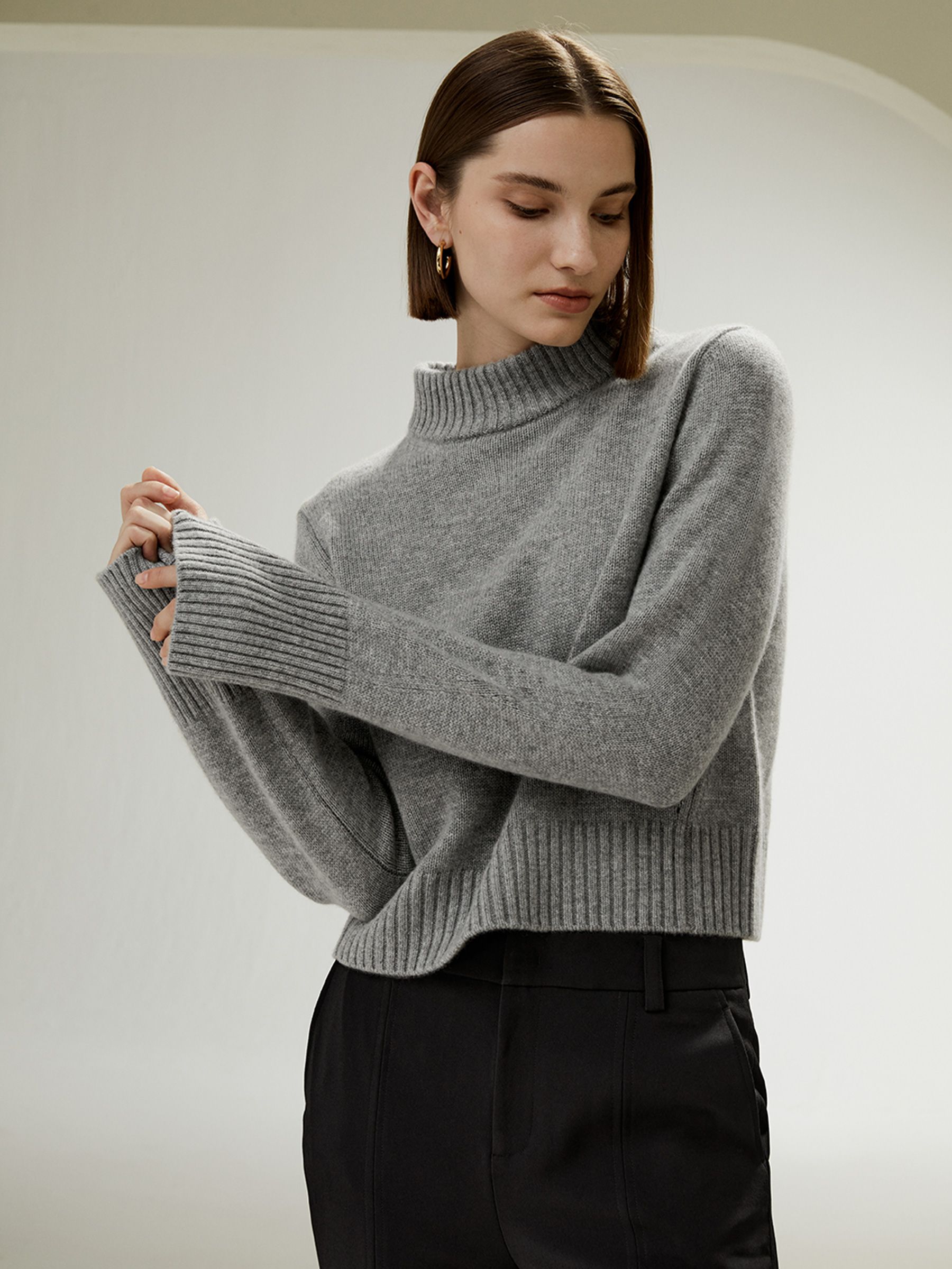 Ribbed Collar and Hemline Wool Cashmere Sweater