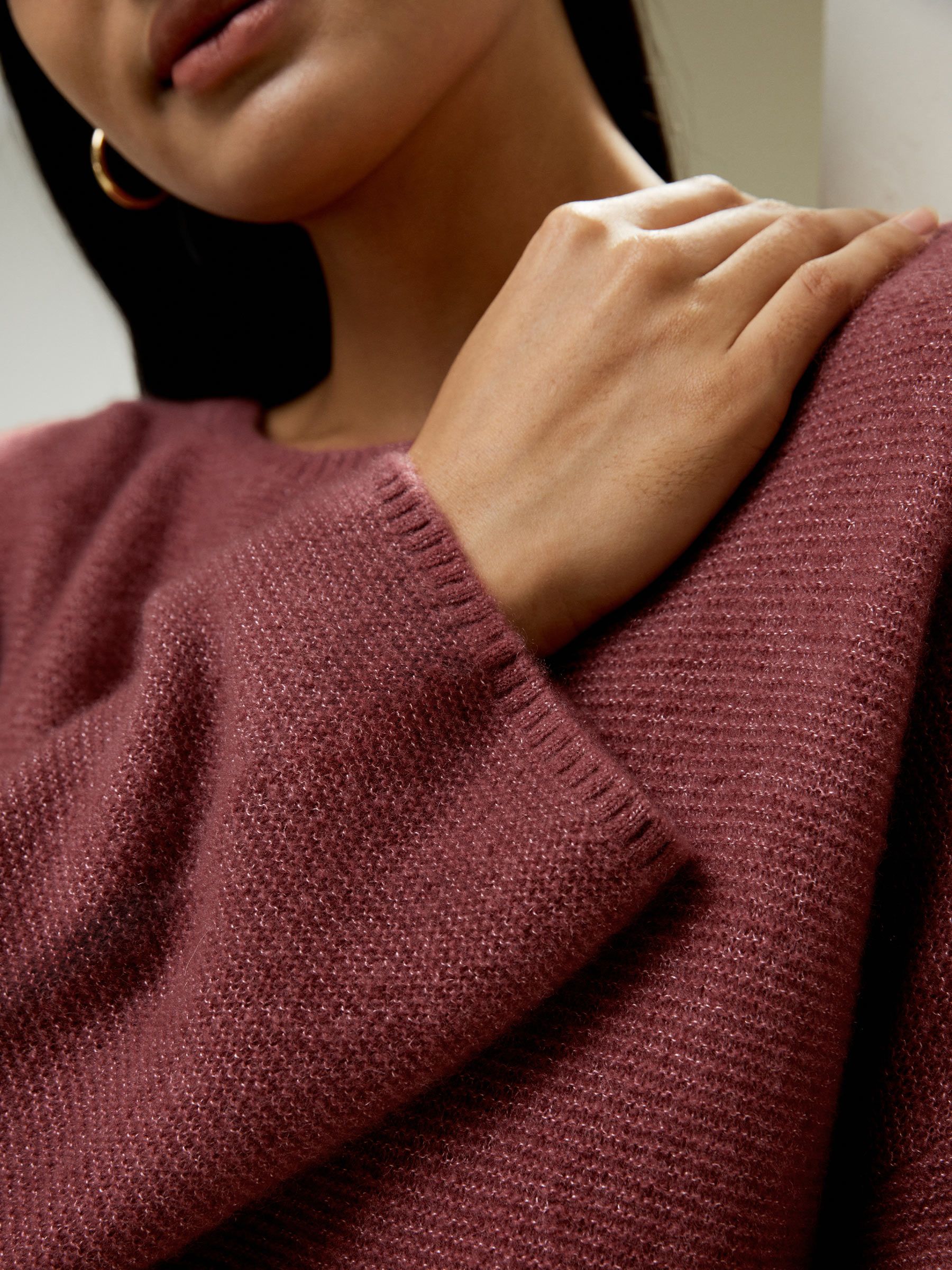 Sweat-shirt en mélange de soie et cachemire à épaules tombantes avec coupe décontractée