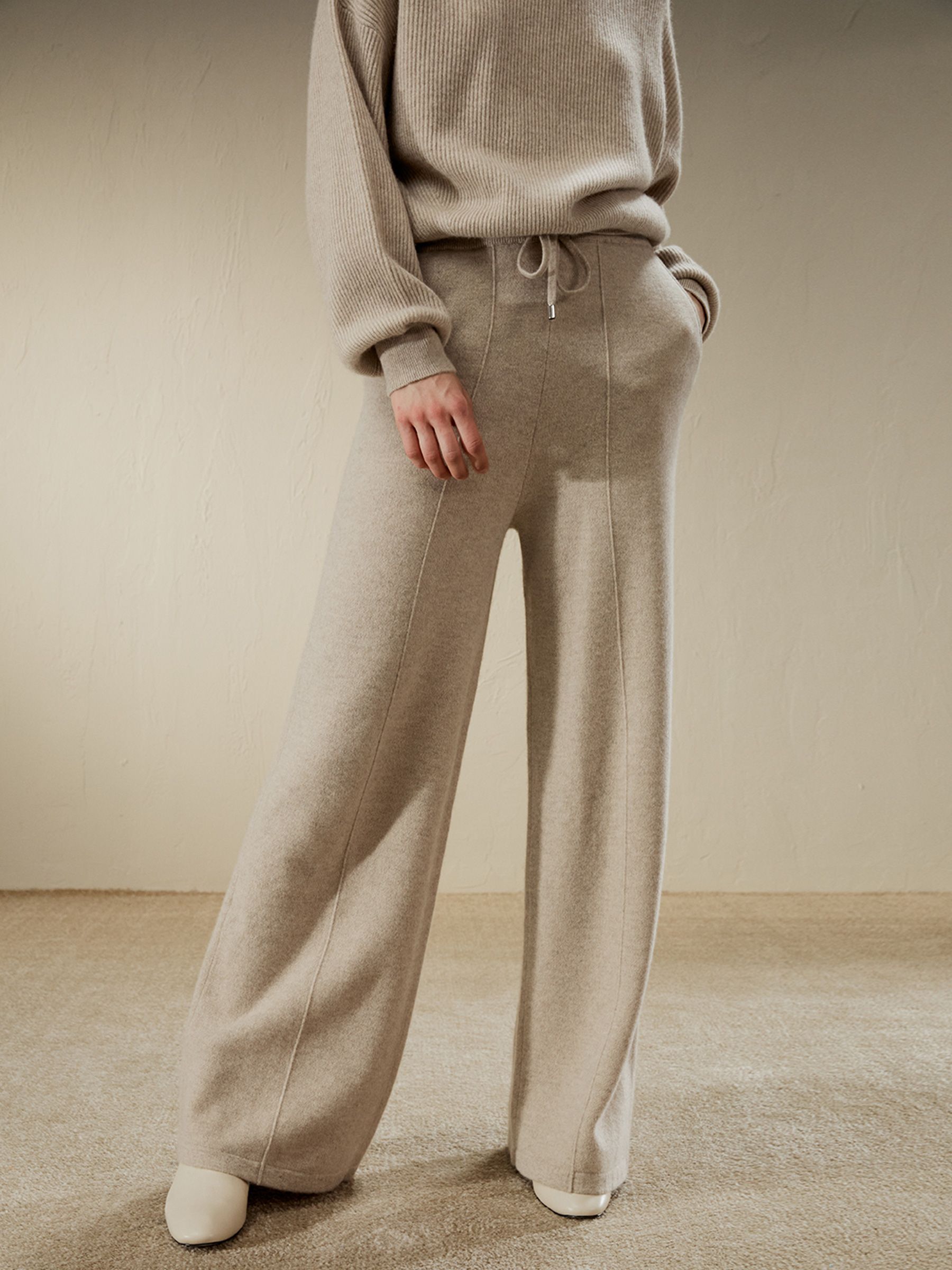 Fluid Cashmere Sweatpants