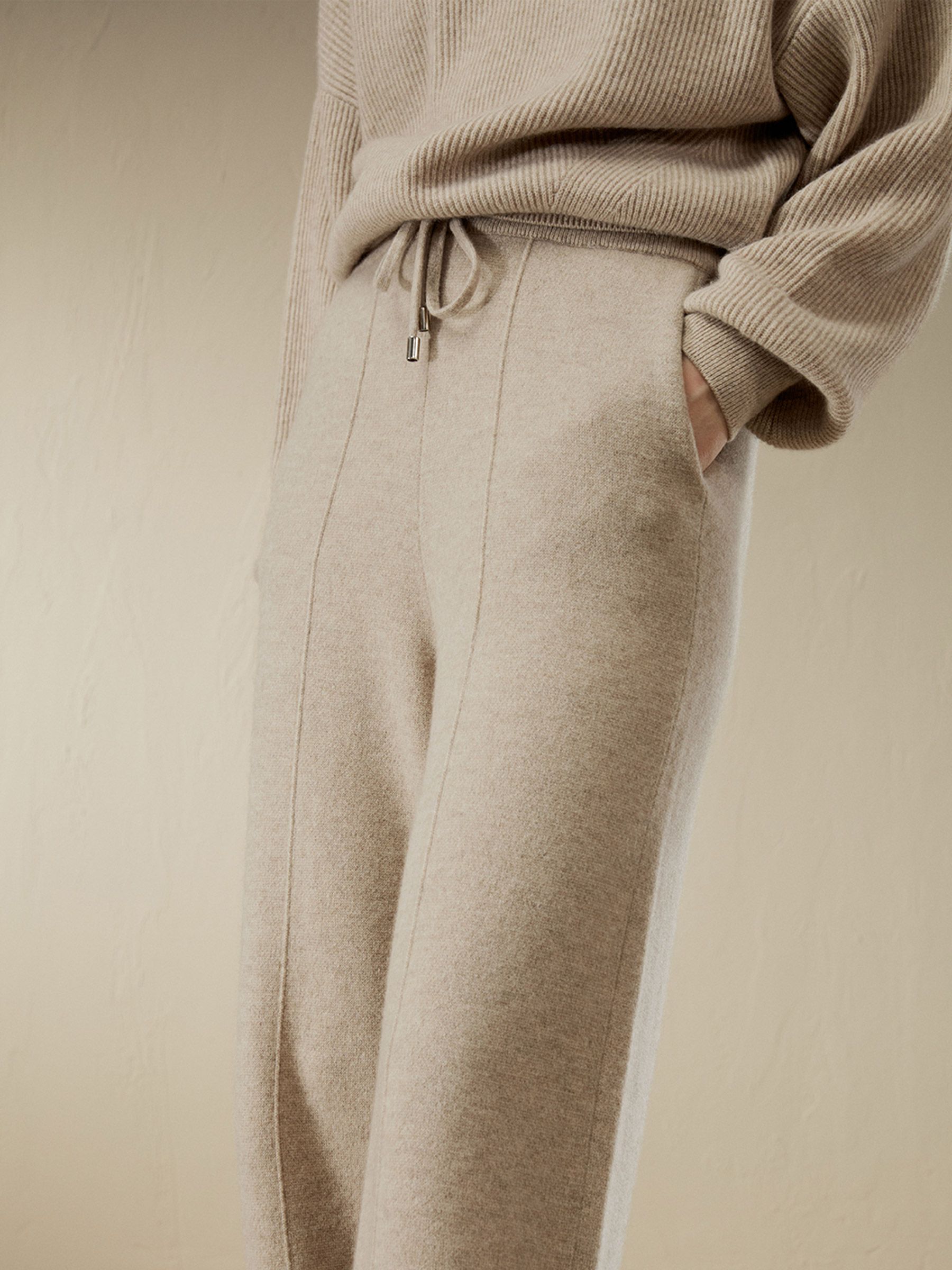 Fluid Cashmere Sweatpants