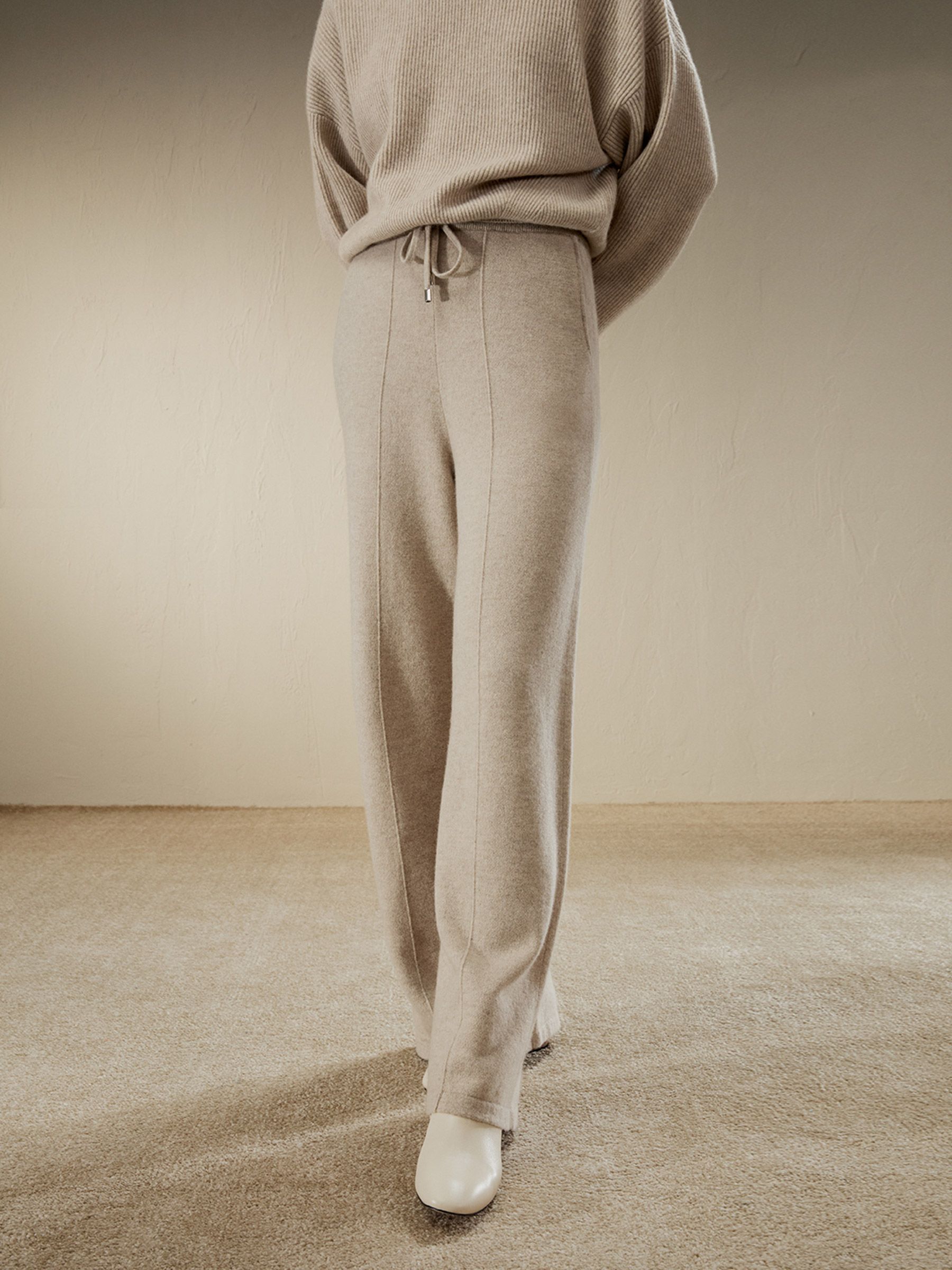 Fluid Cashmere Sweatpants