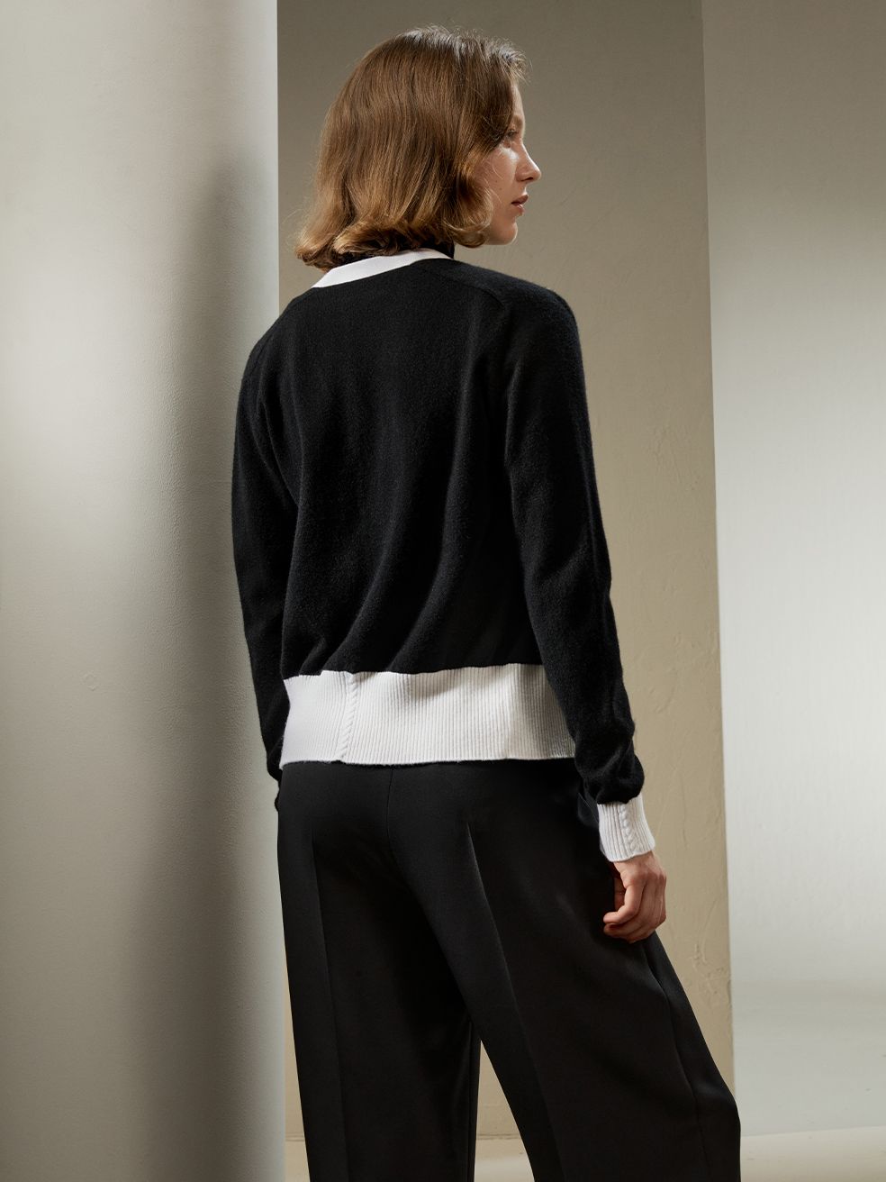 Cardigan Gemini in cashmere con orlo a contrasto