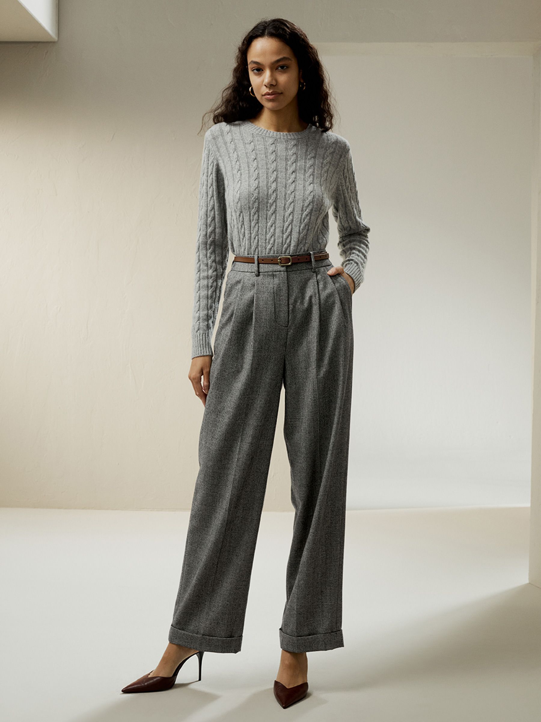 Classic Cable Knit Sweater with Ribbed Edges