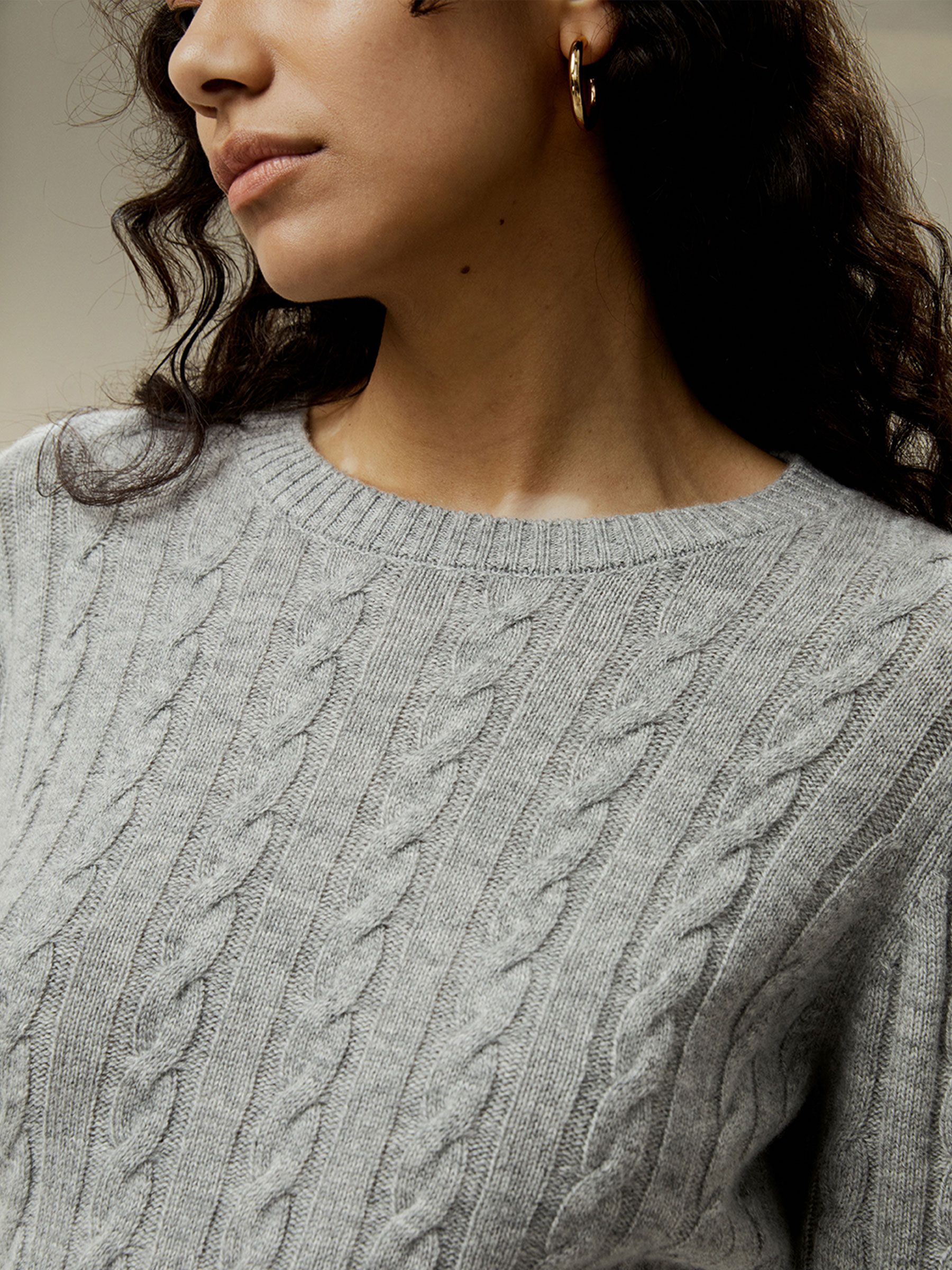 Classic Cable Knit Sweater with Ribbed Edges