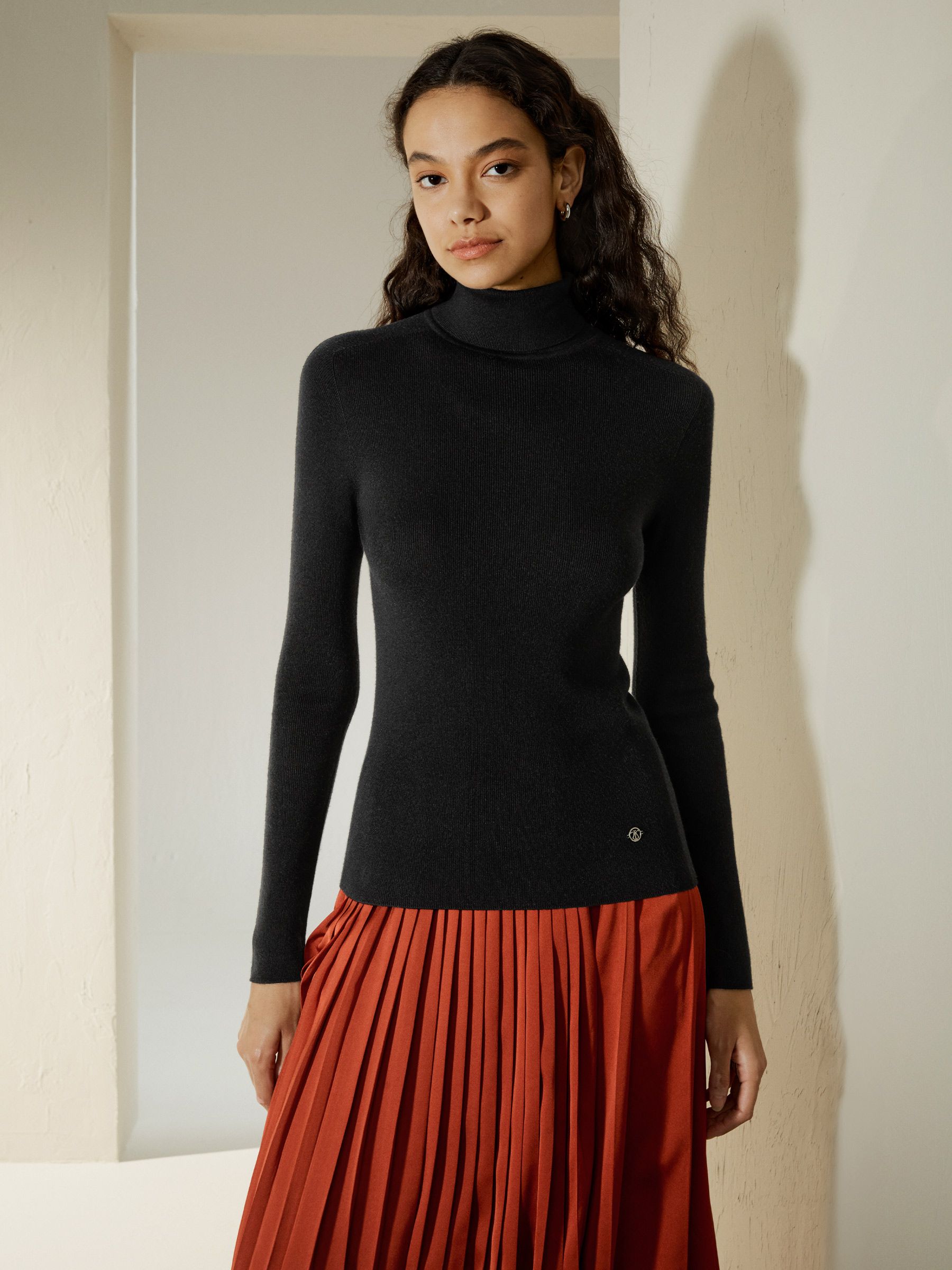 Seamless Silk-Cashmere Blend Turtleneck Sweater