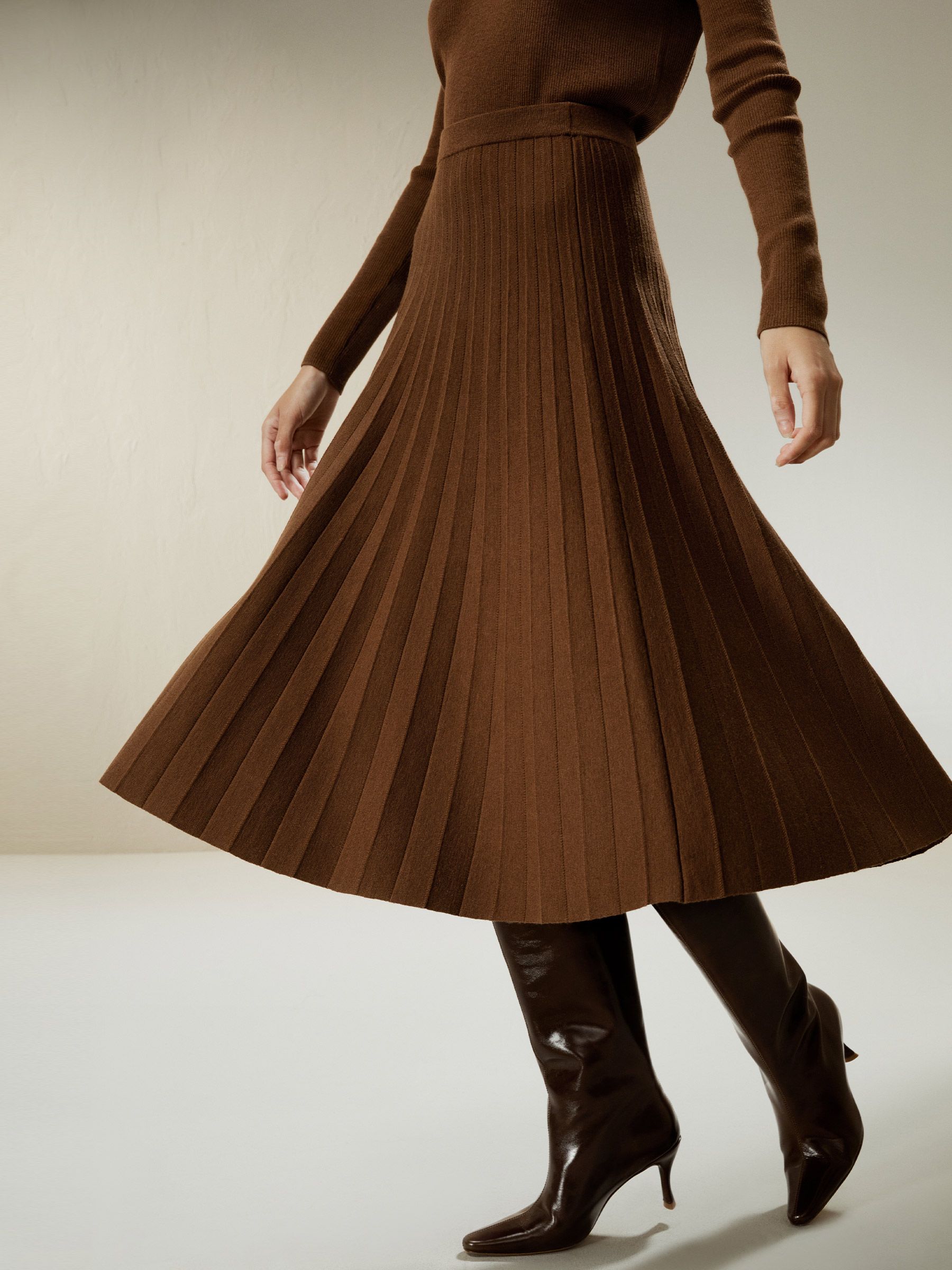 Collegiate Ultra-fine Merino Wool Skirt