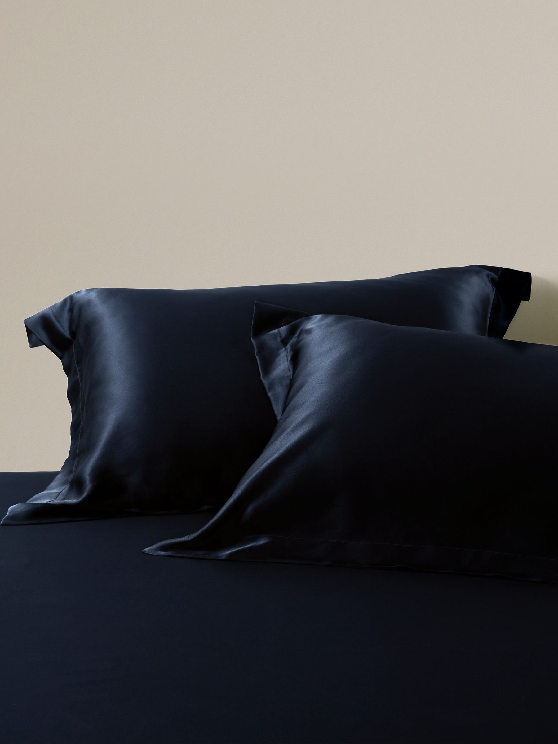 19 Momme Oxford Silk Pillowcase